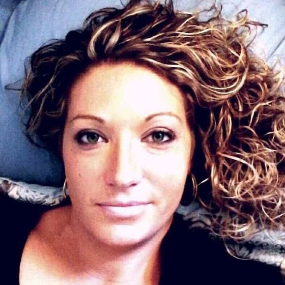 Posher:Angela - Picture 1 of 1